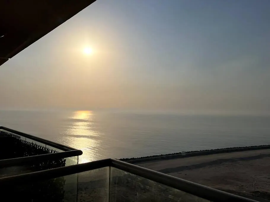 Luxury Seaview Studio Apartment -Rak Marjan Island رأس الخيمة بيت للعطل