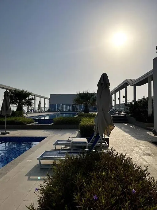 Luxury Seaview Studio Apartment -Rak Marjan Island رأس الخيمة بيت للعطل