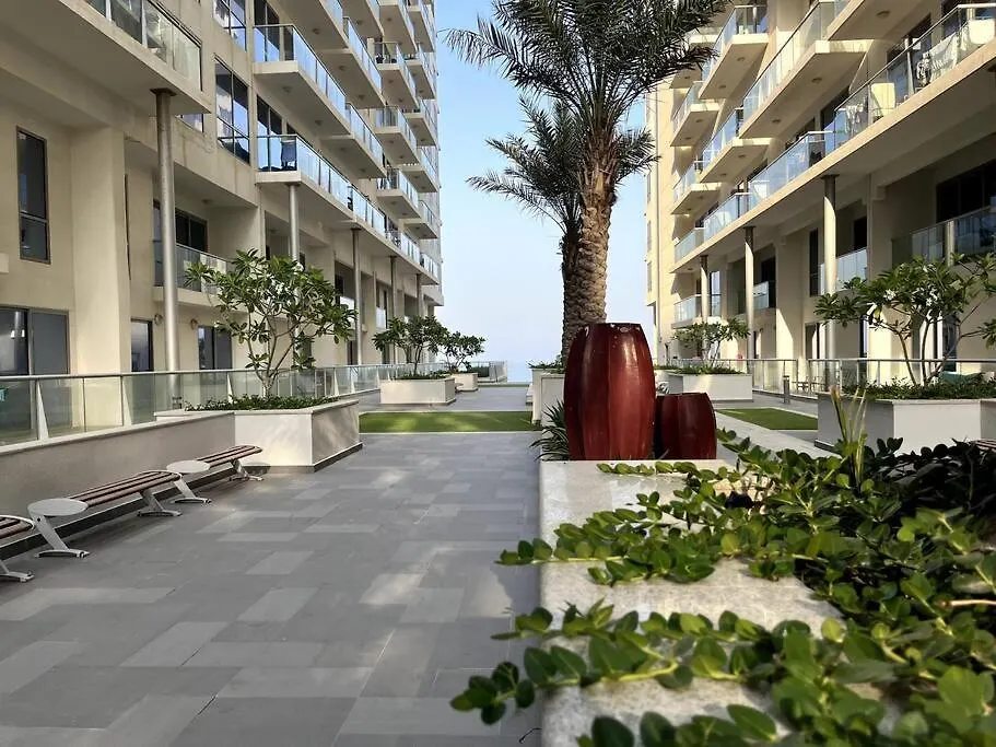 Luxury Seaview Studio Apartment -Rak Marjan Island رأس الخيمة بيت للعطل